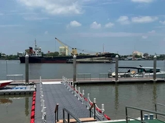 알루미늄 합금 6061 T6 떠있는 항구 매리나 떠있는 보드웨이 펀턴 요트 배 클럽 사용